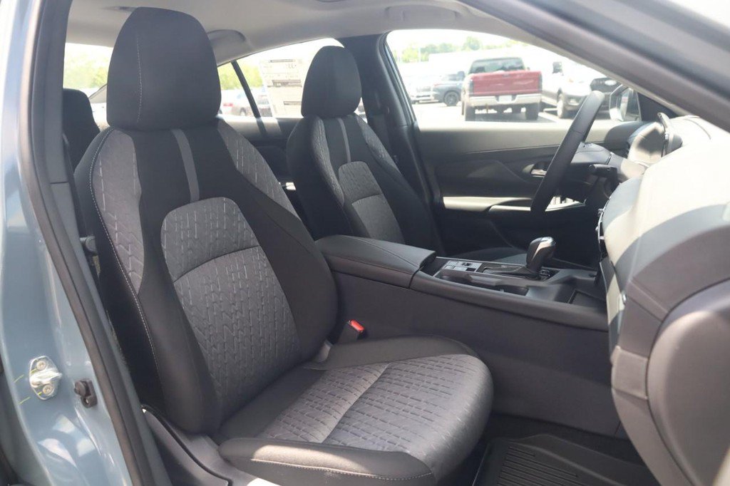 New 2026 Nissan Sentra SV w/ SV Convenience Package FWD image 20