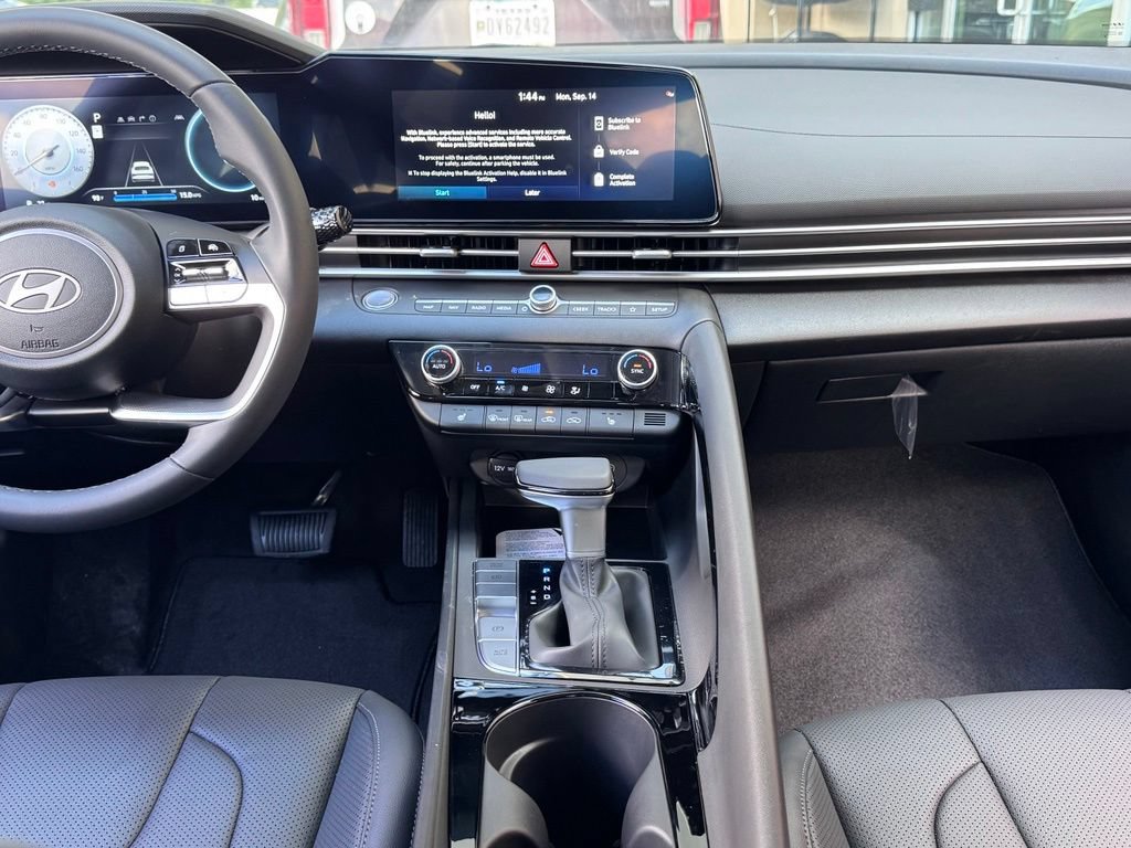 New 2026 Hyundai Elantra Limited FWD image 4