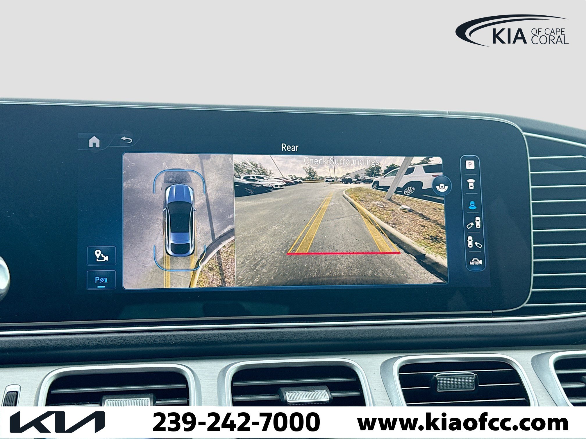 Used 2024 Mercedes-Benz GLE 53 AMG 4MATIC Coupe w/ AMG Night Package image 33