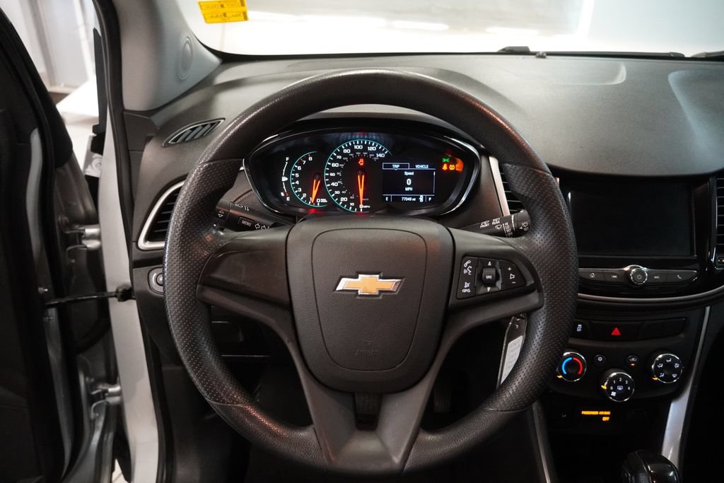 Used 2020 Chevrolet Trax LS AWD/4WD image 7