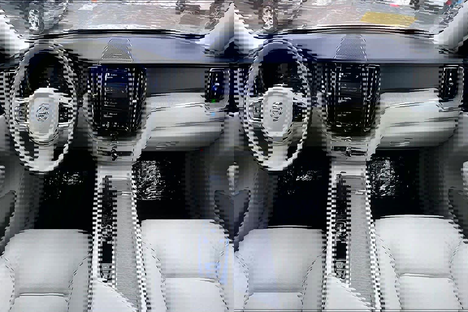 Certified 2023 Volvo XC60 B5 Plus w/ Protection Package Premier image 15