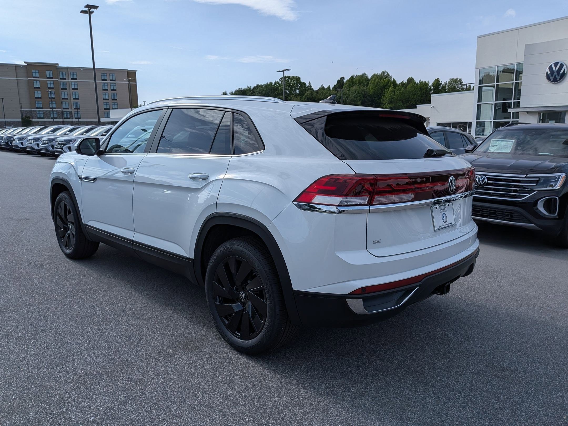New 2026 Volkswagen Atlas Cross Sport SE AWD/4WD image 5