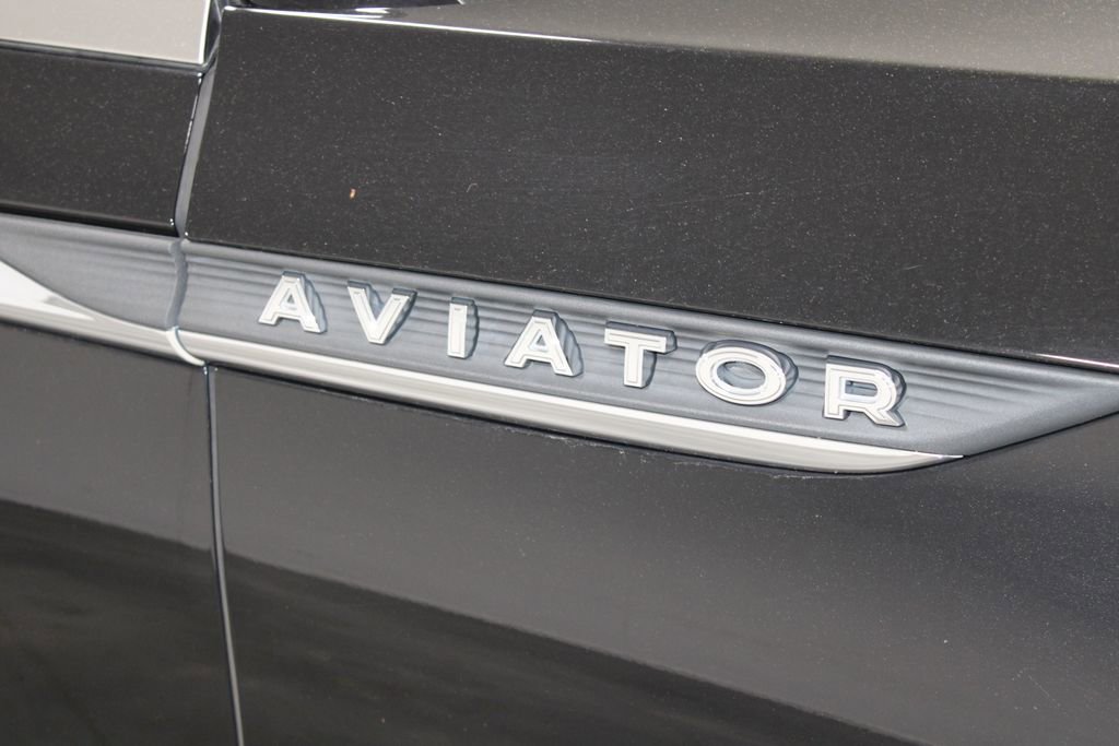 Used 2022 Lincoln Aviator Reserve w/ Equipment Group 201A image 12