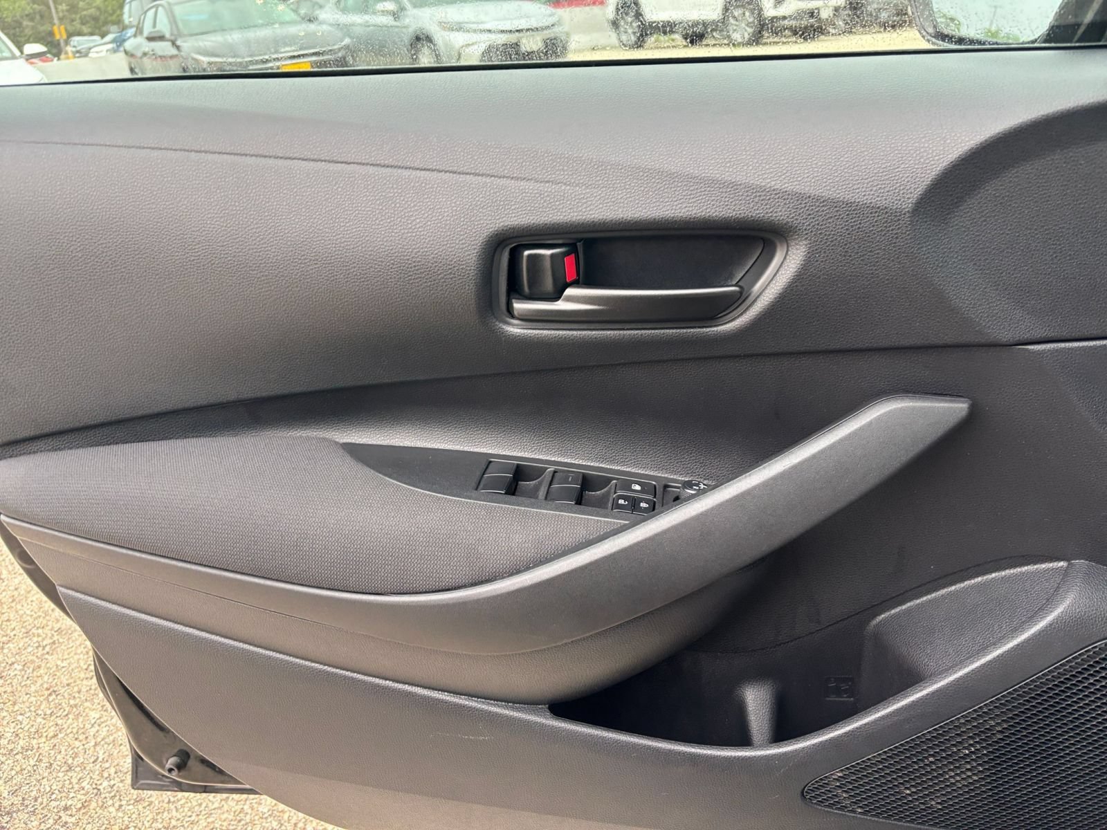 Used 2025 Toyota Corolla LE FWD image 18