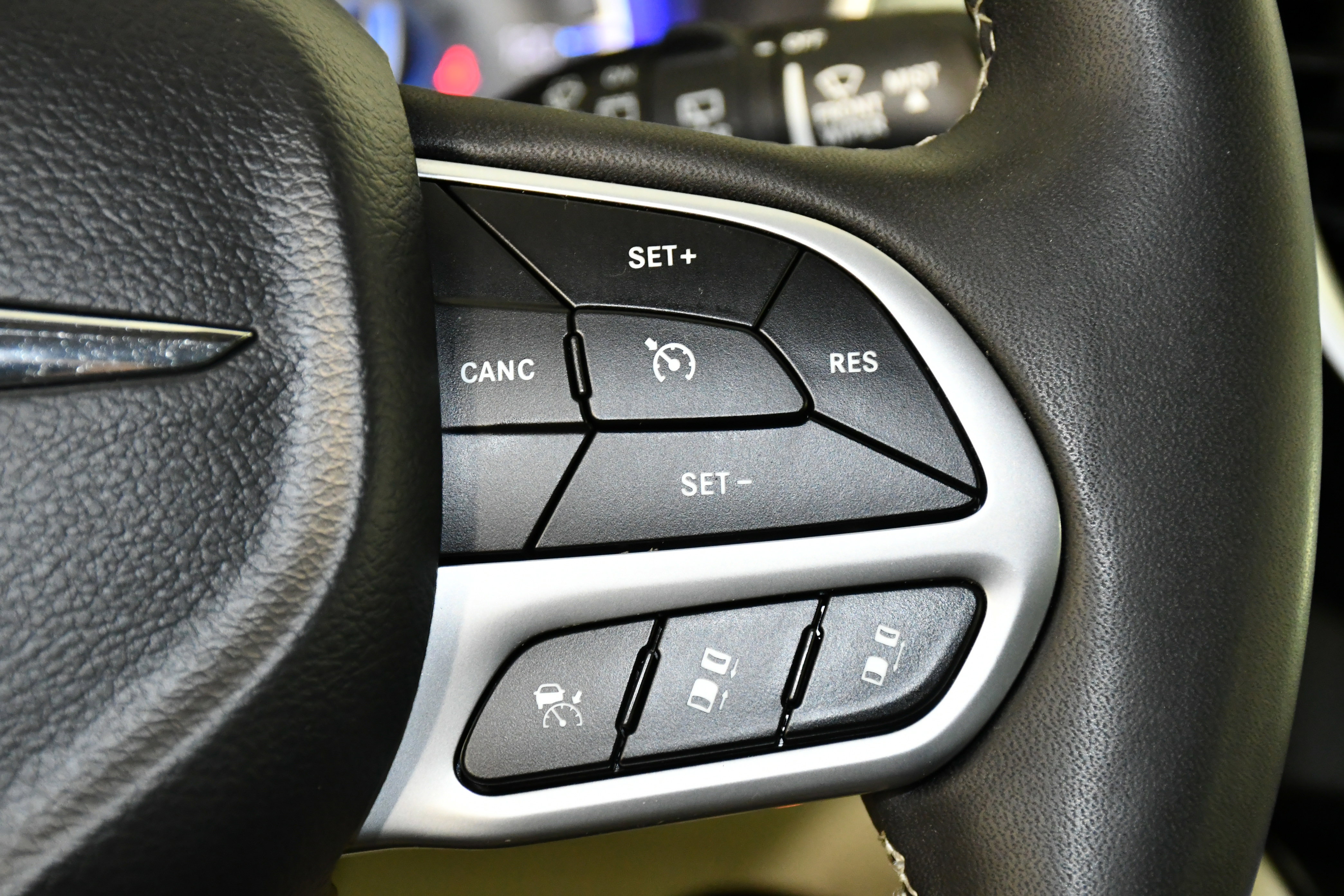 Used 2024 Chrysler Pacifica Touring-L image 21