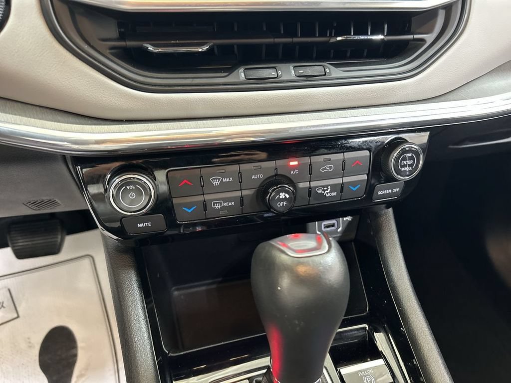 Used 2023 Jeep Compass Limited AWD/4WD image 14