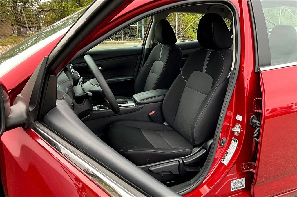 Used 2024 Nissan Sentra SV image 23