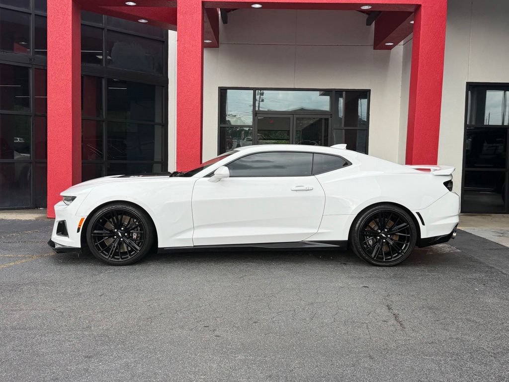 Used 2019 Chevrolet Camaro ZL1 RWD image 5