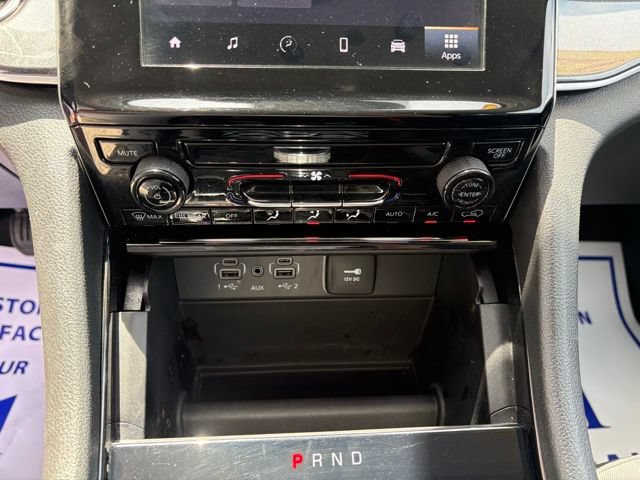 Used 2023 Jeep Grand Cherokee Laredo AWD/4WD image 17