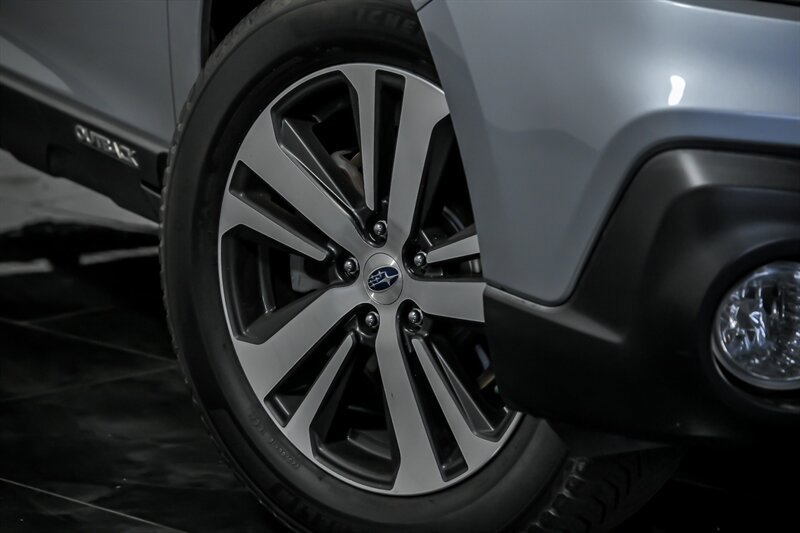 Used 2018 Subaru Outback 2.5i Limited AWD/4WD image 3