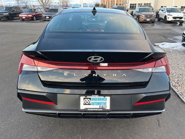 Used 2024 Hyundai Elantra SEL w/ Convenience Package image 4