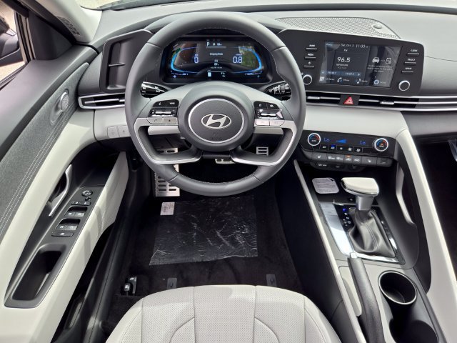 New 2026 Hyundai Elantra SEL Sport FWD image 7