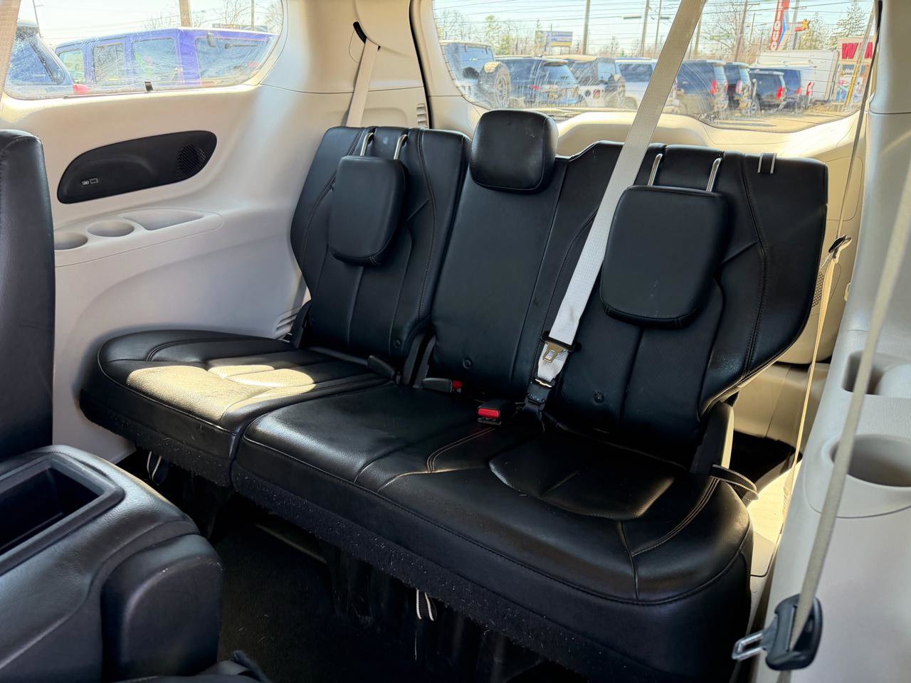 Used 2018 Chrysler Pacifica Touring-L w/ Advanced Safetytec Group image 13