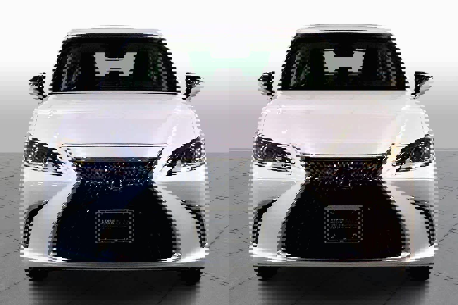 Certified 2025 Lexus ES 300h w/ Technology Package image 4