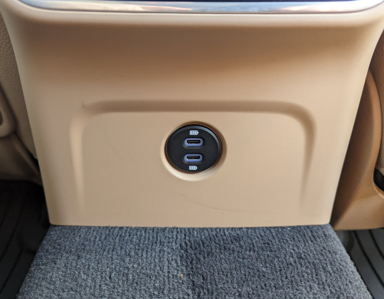 Used 2020 Porsche Macan AWD image 37