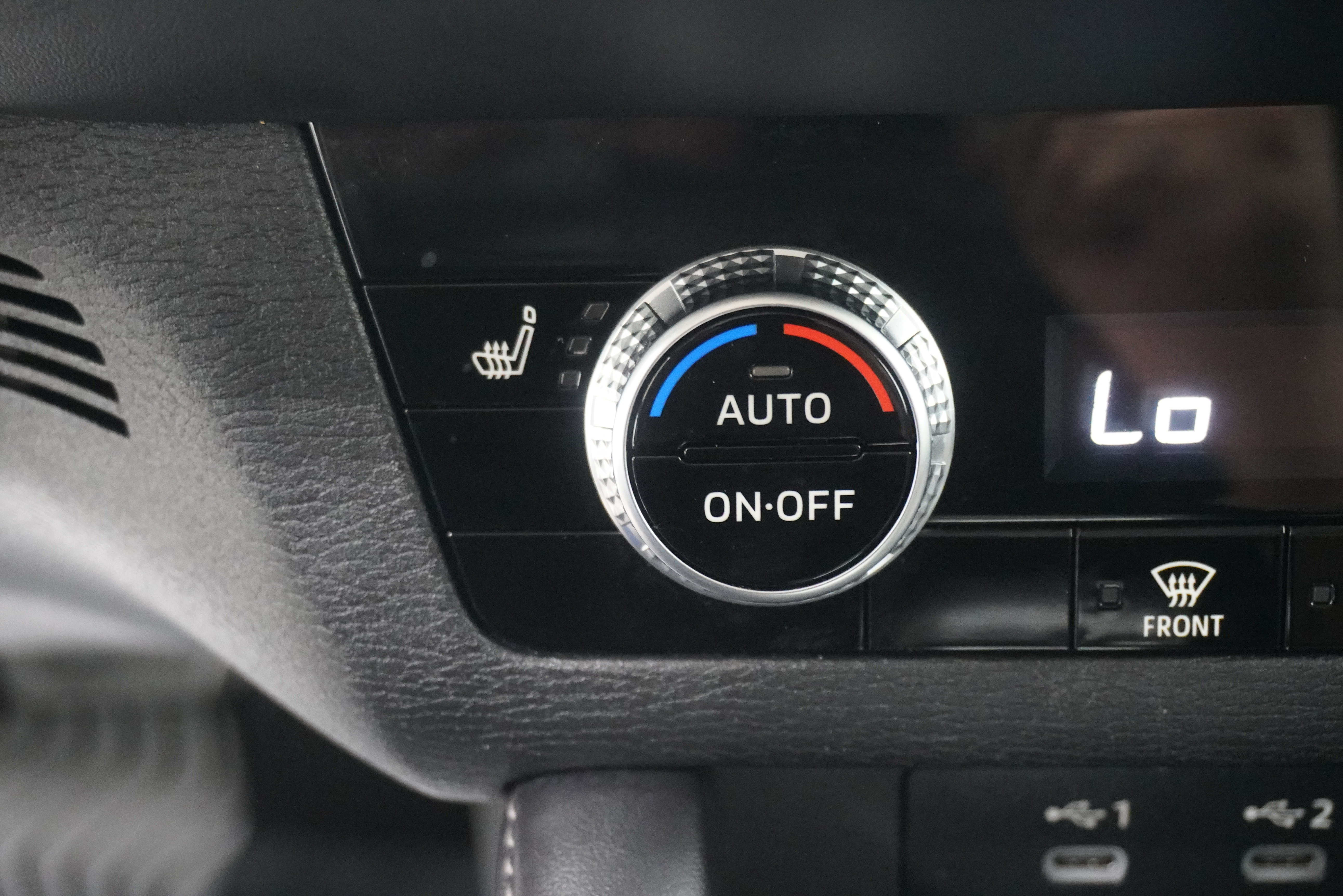 Used 2025 Mitsubishi Outlander SE FWD image 24
