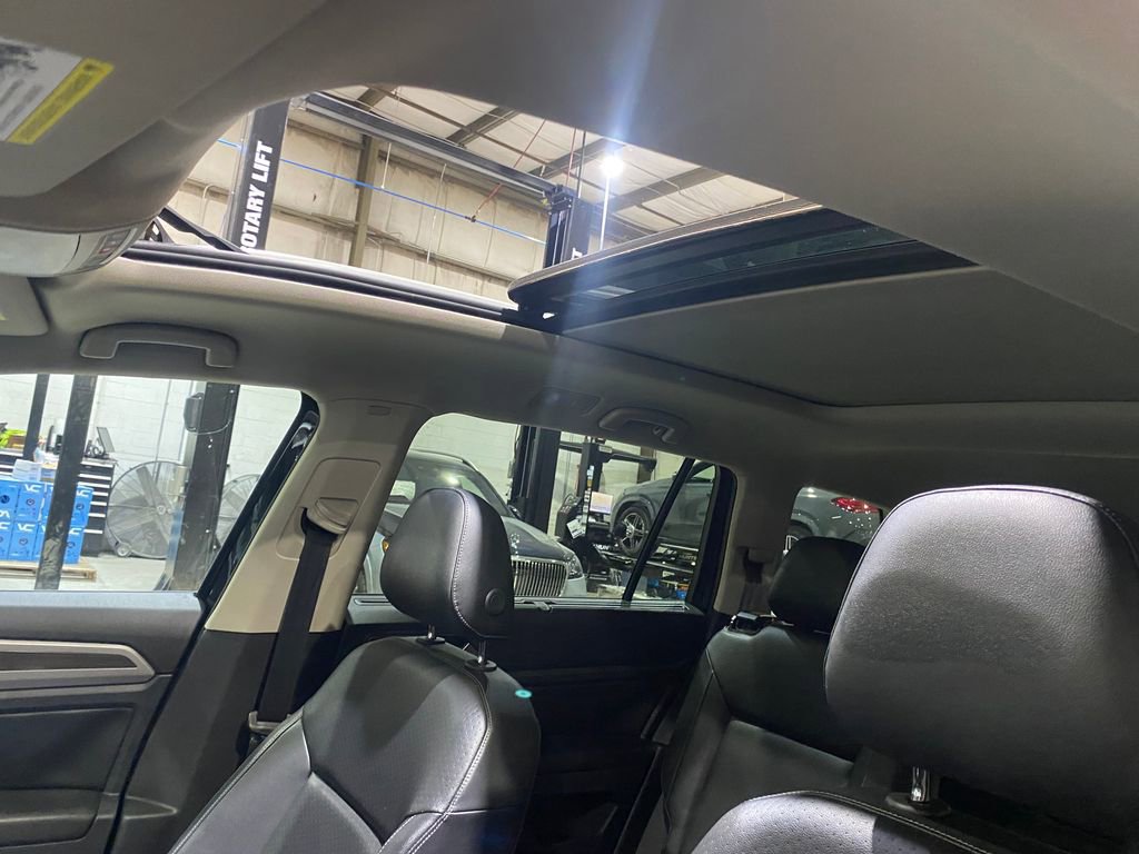 Used 2019 Volkswagen Atlas SEL R-Line FWD image 14