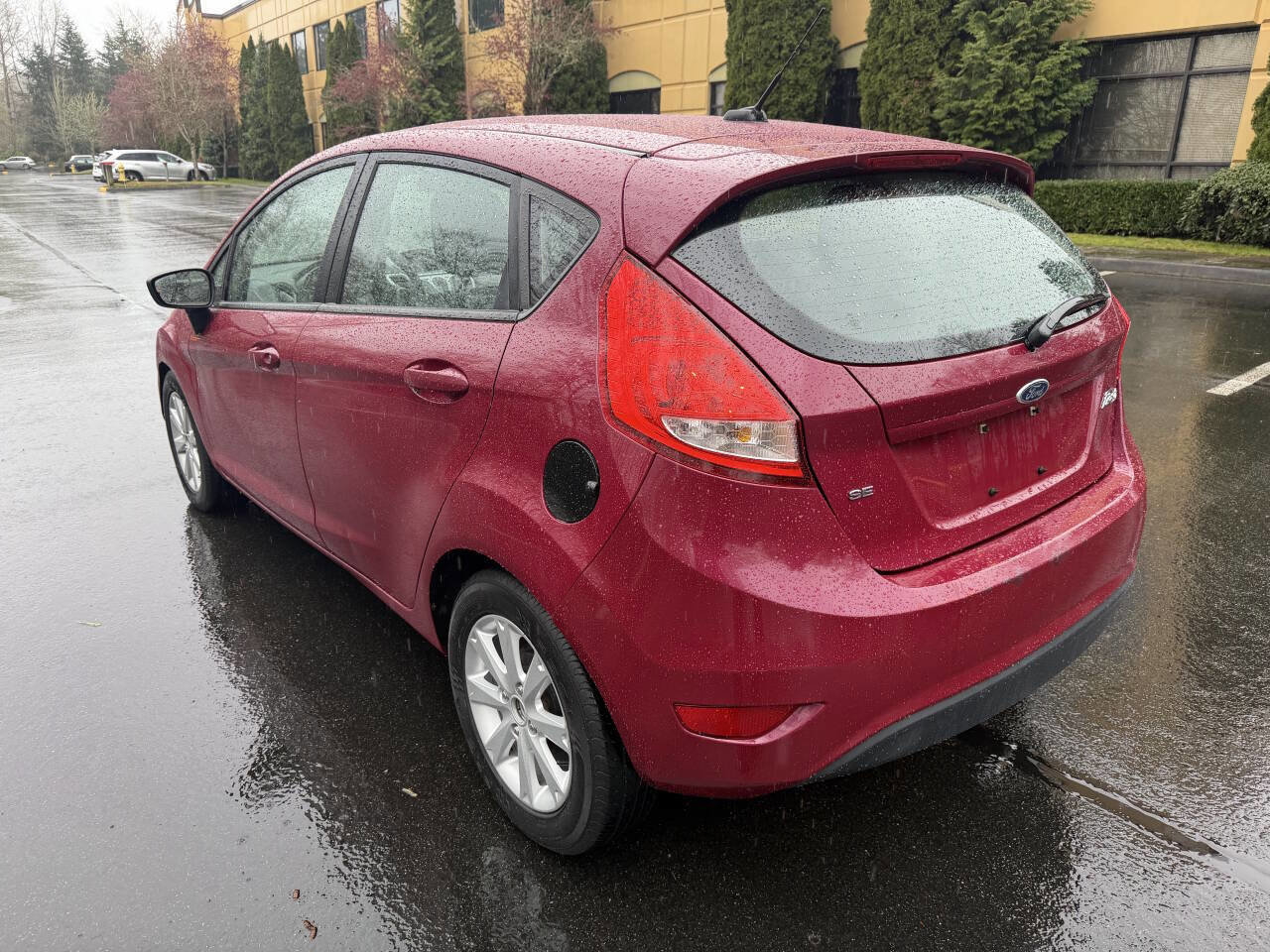 Used 2011 Ford Fiesta SE w/ 203A Rapid Spec Order Code image 8