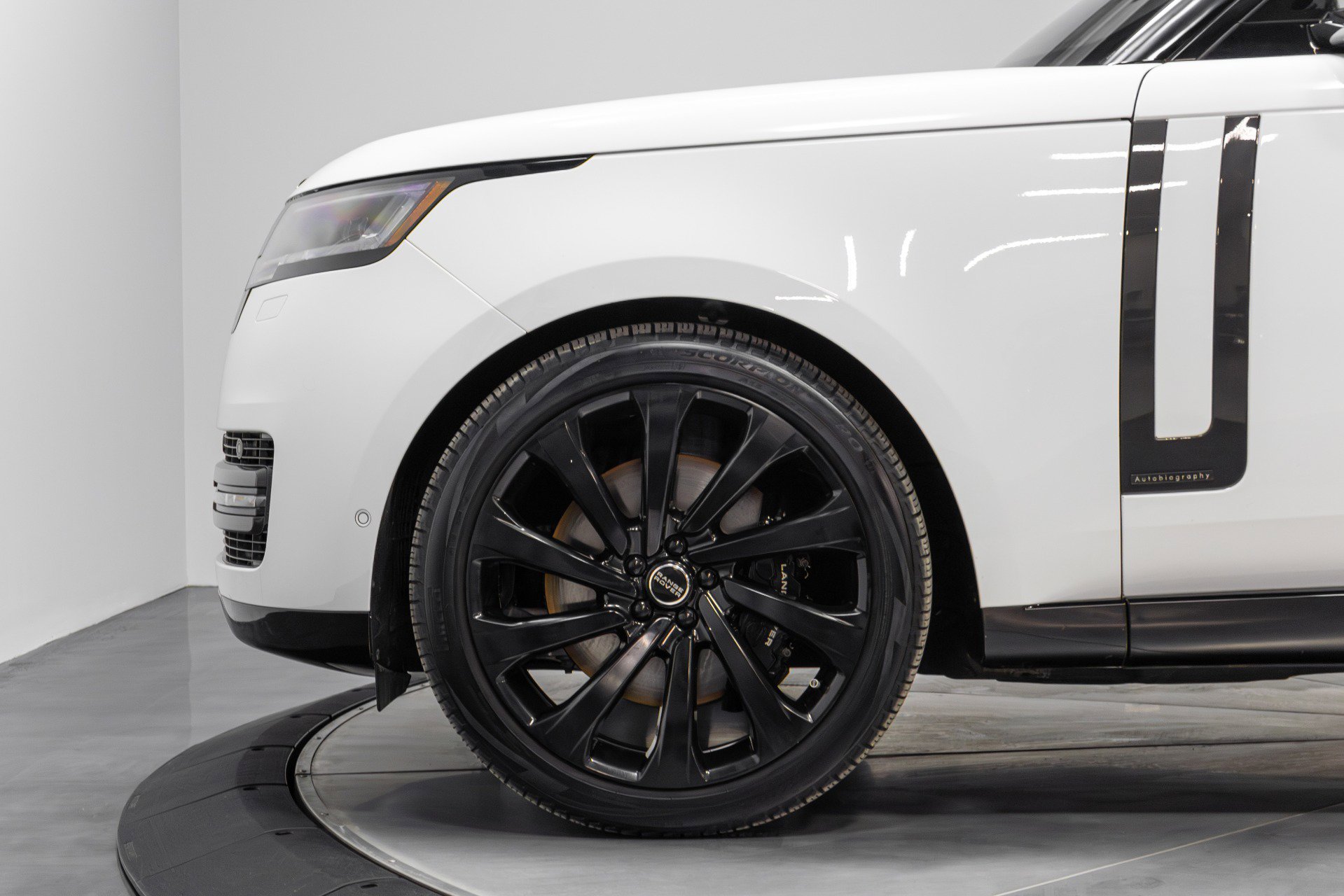 Used 2023 Land Rover Range Rover Long Wheelbase Autobiography image 42