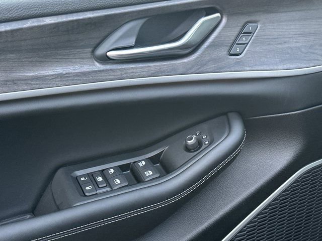 New 2026 Jeep Grand Cherokee Limited w/ Luxury Tech Group II image 12