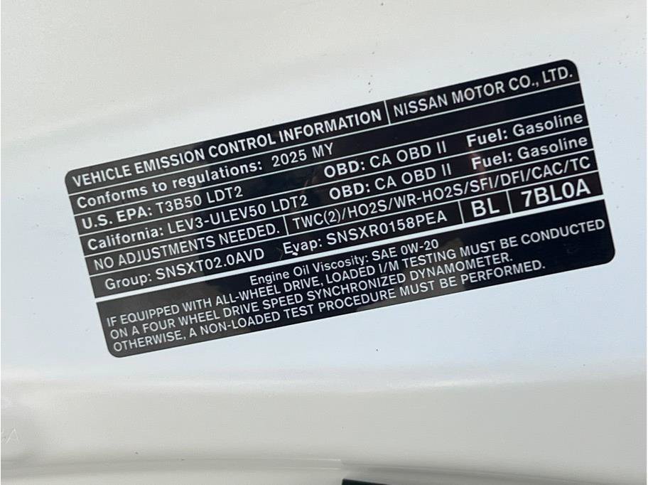 Used 2025 Nissan Murano SV FWD image 23