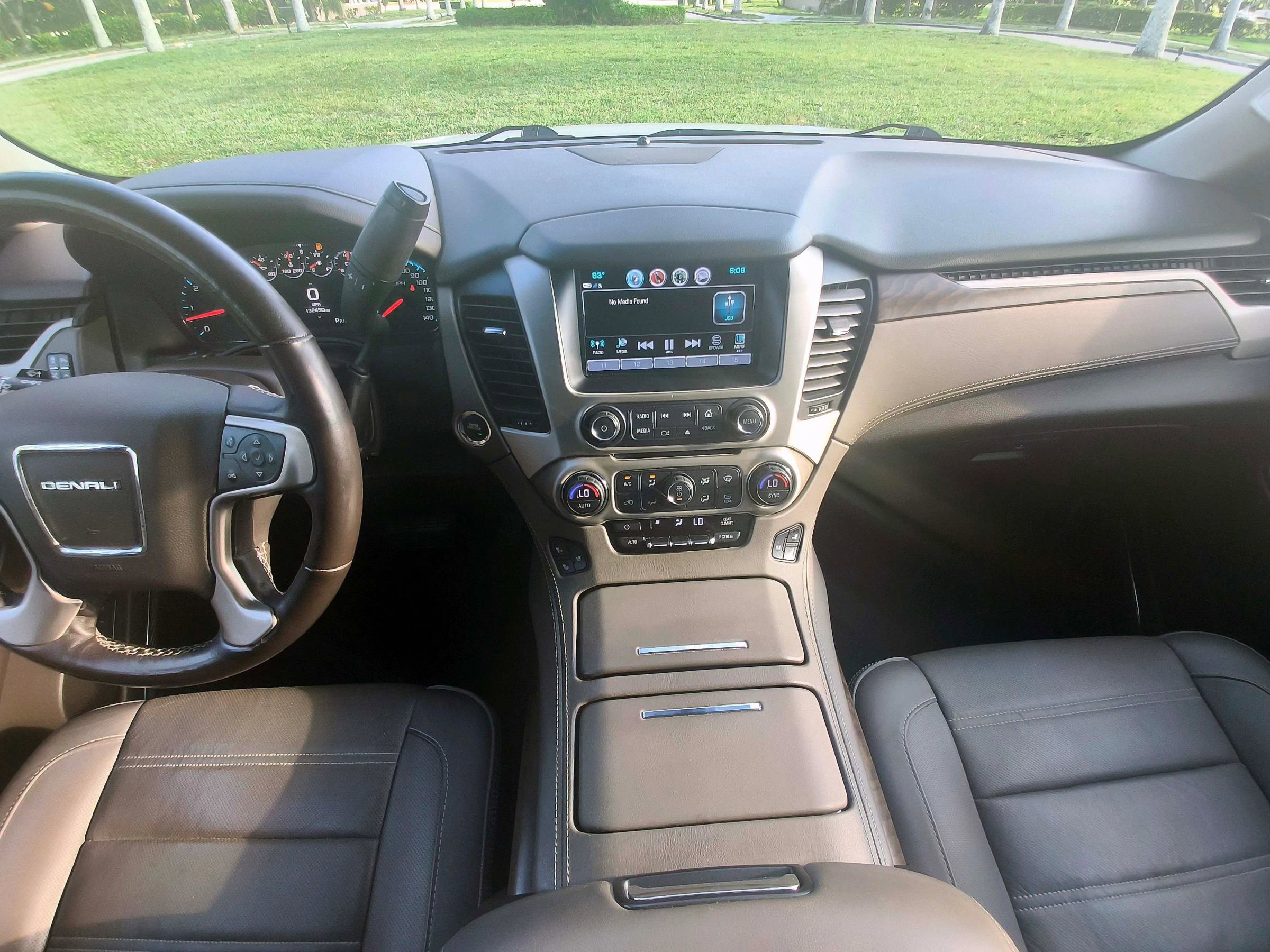 Used 2018 GMC Yukon Denali w/ Enhanced Security Package AWD/4WD image 23