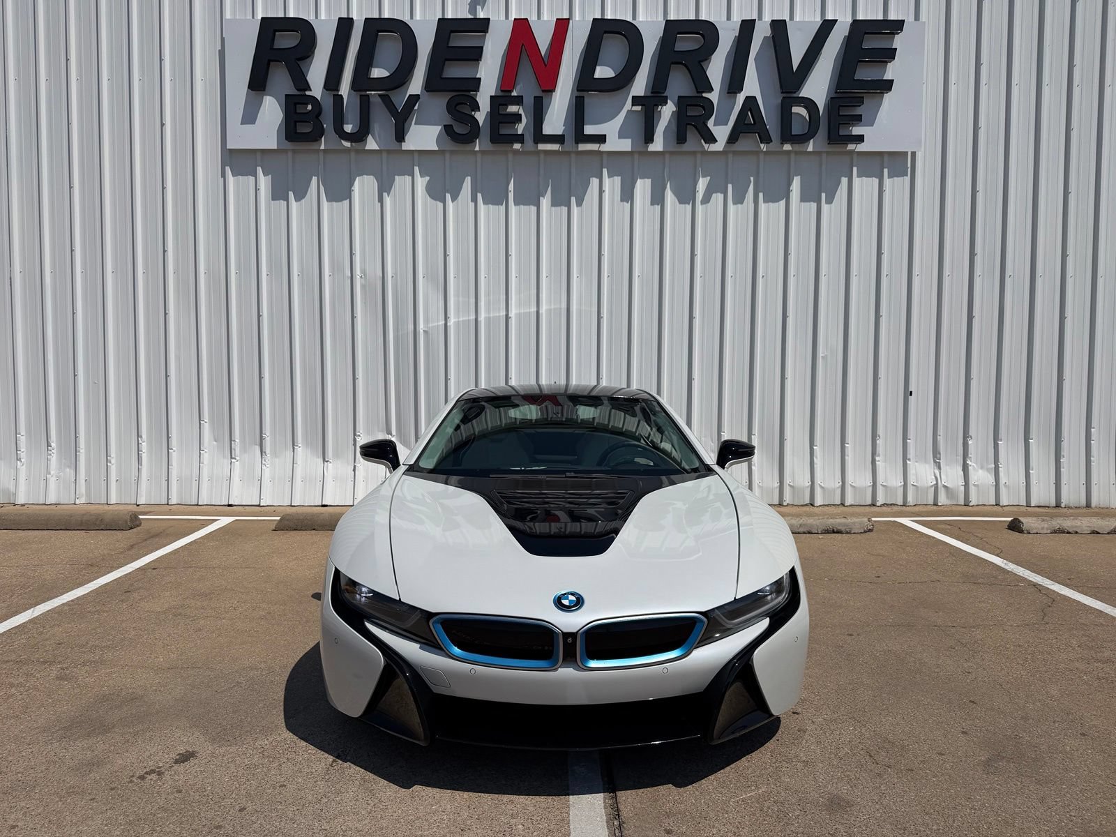 Used 2019 BMW i8 Coupe AWD/4WD image 10