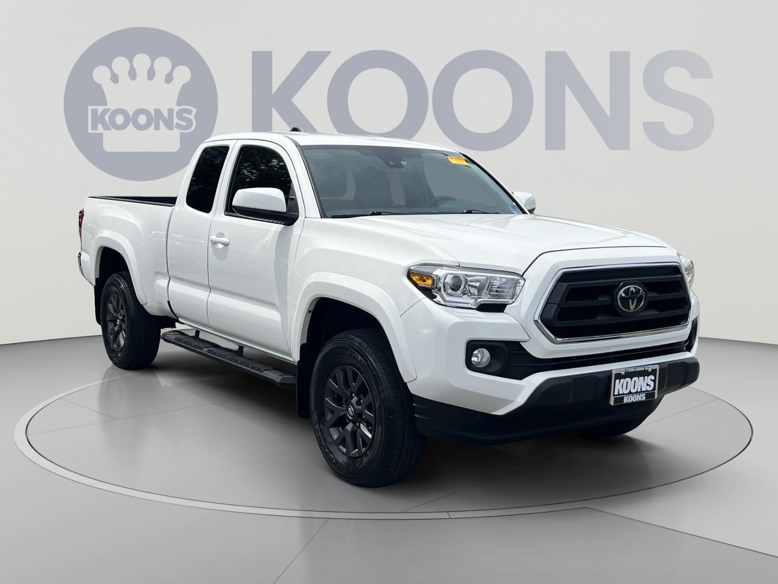 Used 2021 Toyota Tacoma SR5 RWD image 2