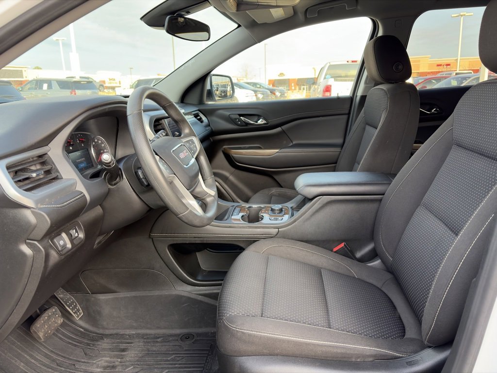 Used 2023 GMC Acadia SLE w/ Driver Convenience Package image 14