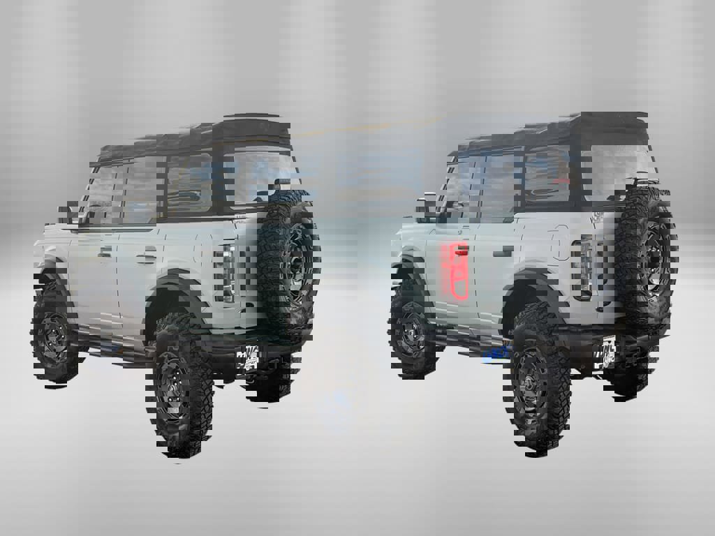 Used 2022 Ford Bronco Black Diamond w/ Sasquatch Package image 2