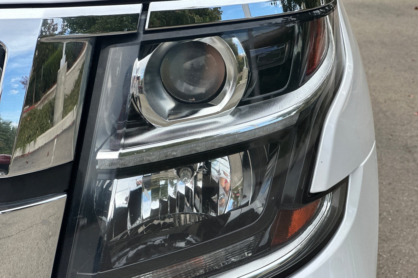 Used 2019 Chevrolet Suburban Premier w/ Premier Plus Edition AWD/4WD image 50