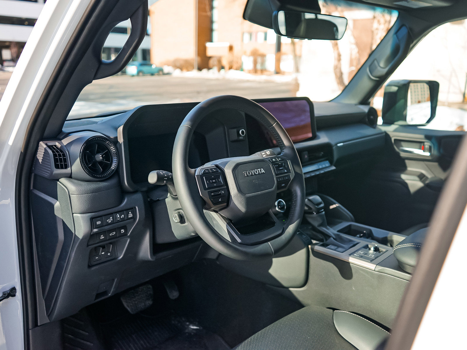 Used 2025 Toyota Land Cruiser image 32