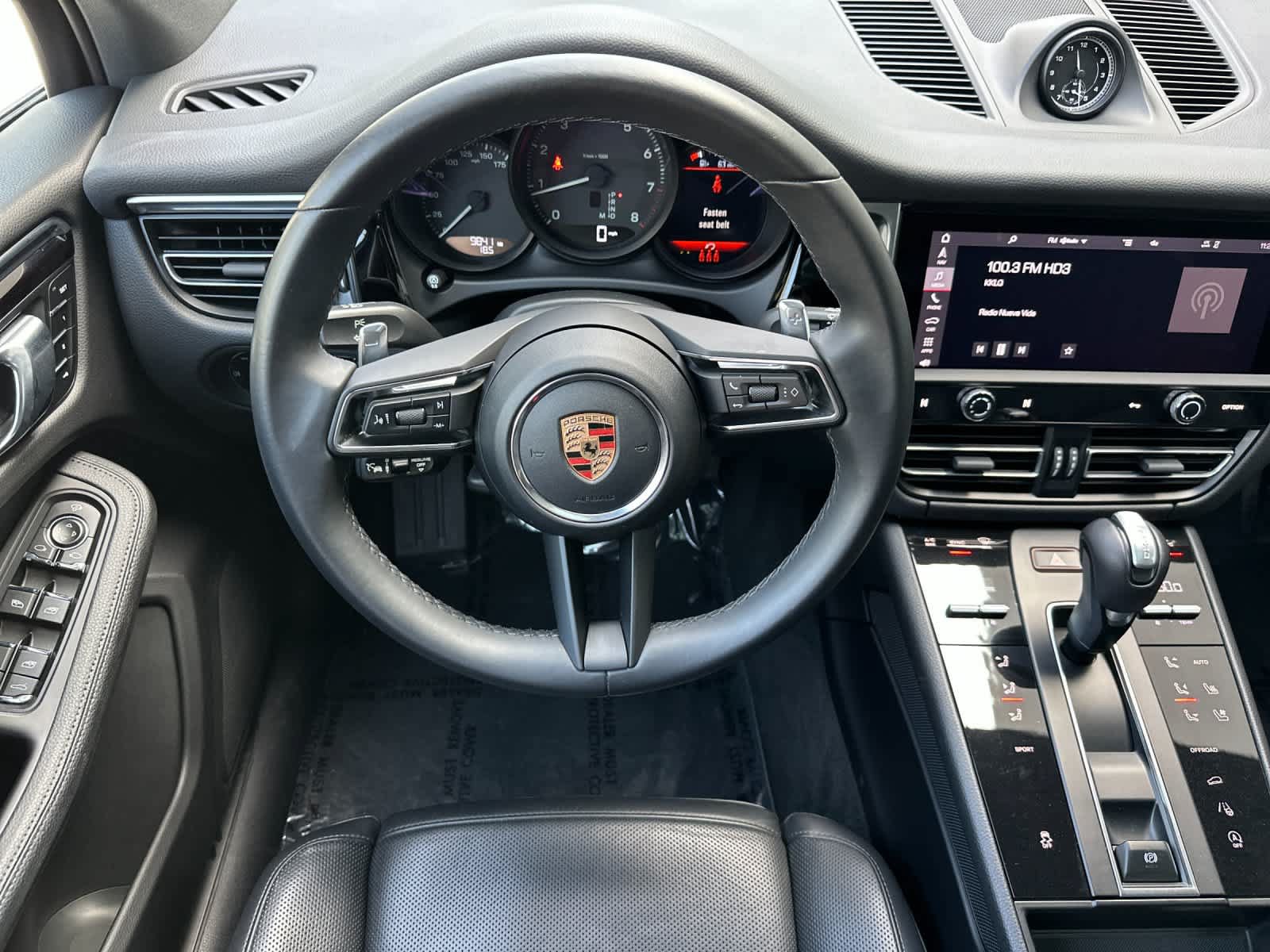 Certified 2023 Porsche Macan AWD/4WD image 15