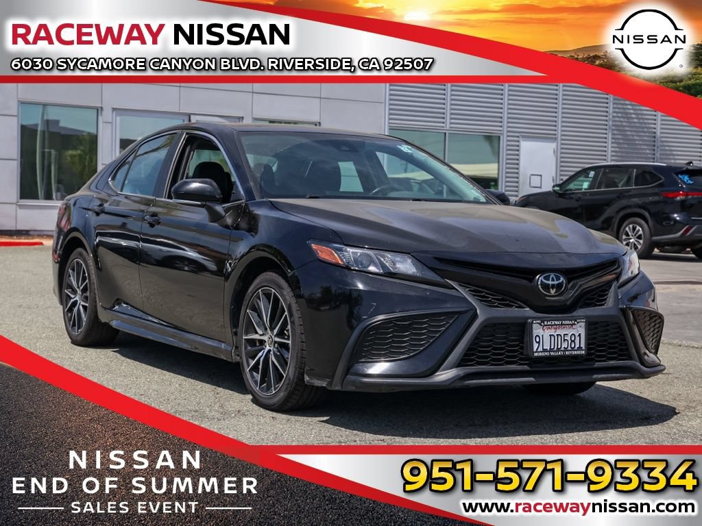 Used 2024 Toyota Camry SE FWD image 1