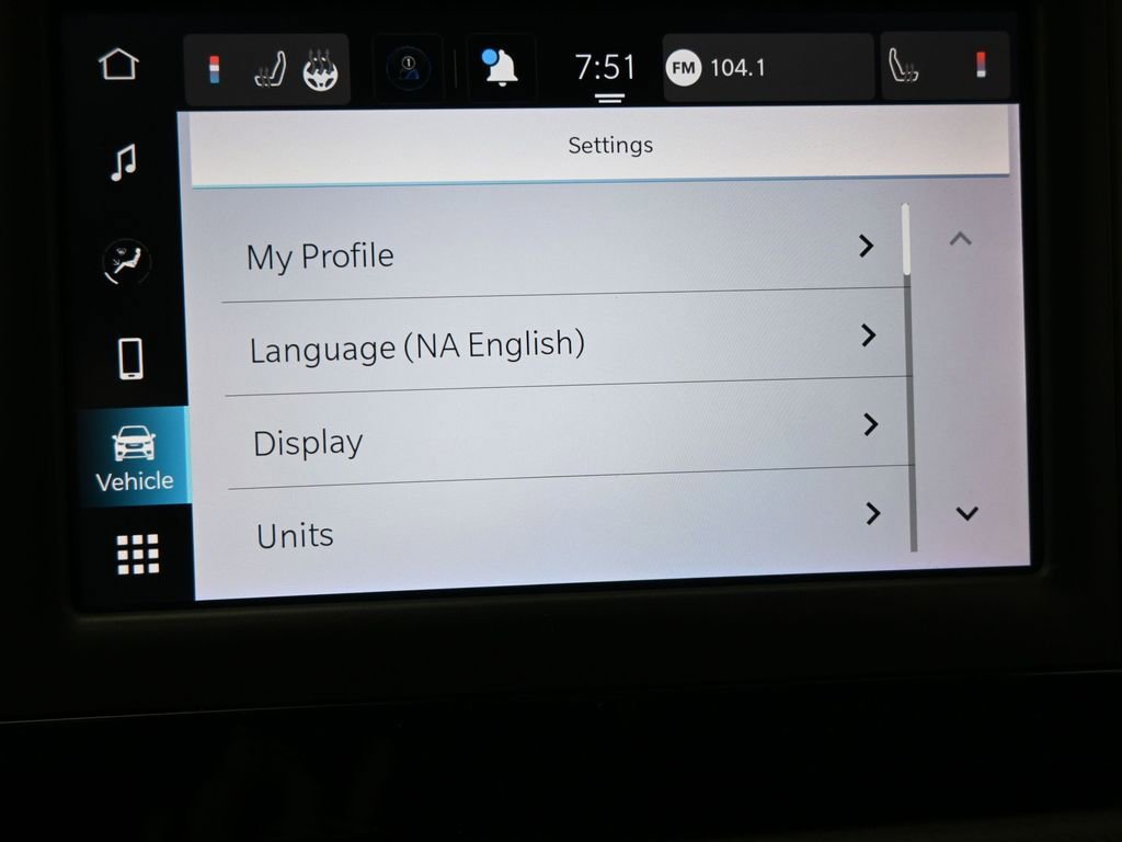 Used 2023 Chrysler Voyager LX image 29