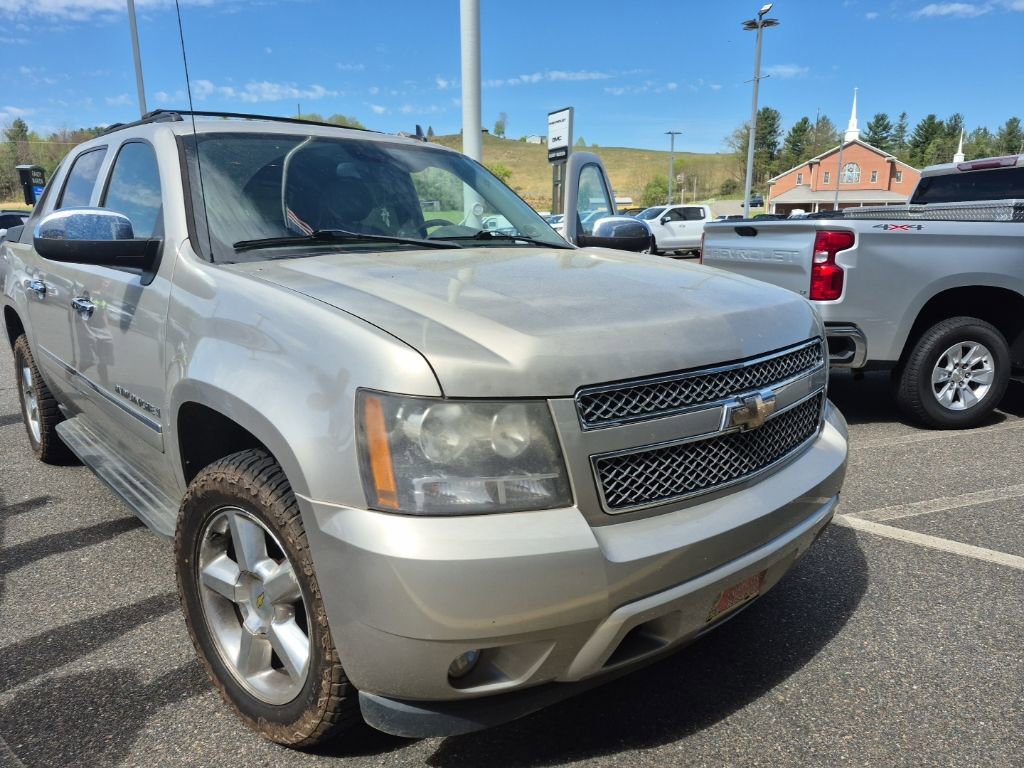 Used 2009 Chevrolet Avalanche LTZ image 2
