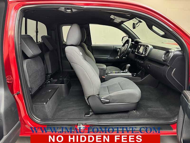 Used 2016 Toyota Tacoma TRD Sport image 17