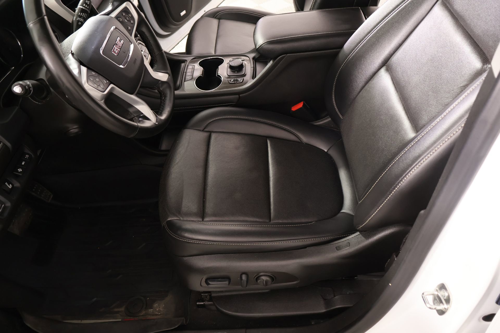 Used 2023 GMC Acadia SLT w/ Elevation Edition FWD image 10