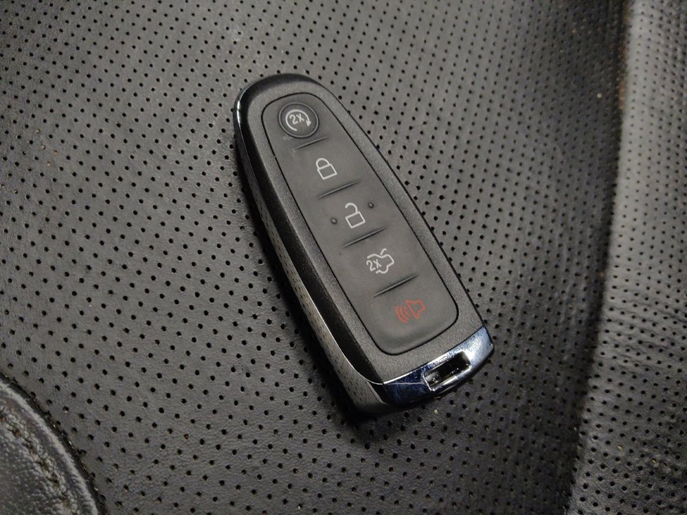 Used 2019 Ford Taurus Limited image 32