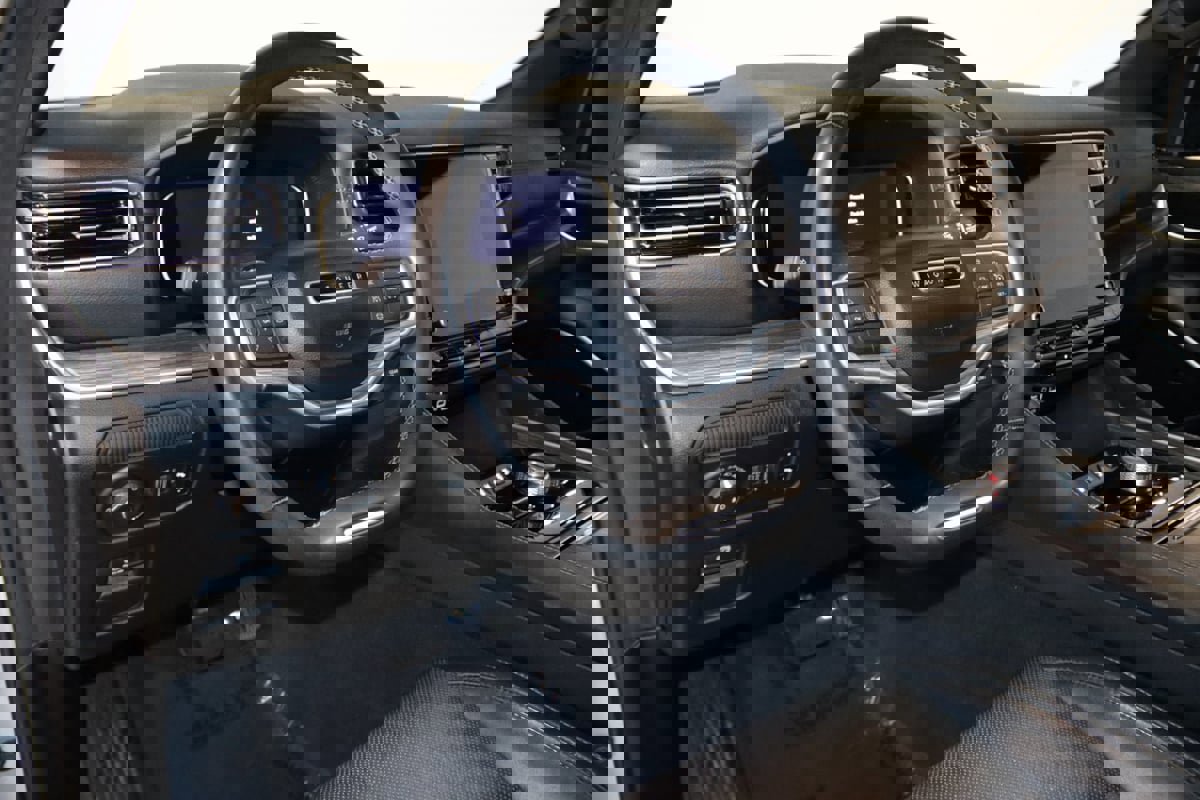 Used 2024 Jeep Wagoneer L Series II w/ Flexible Seating Group image 39