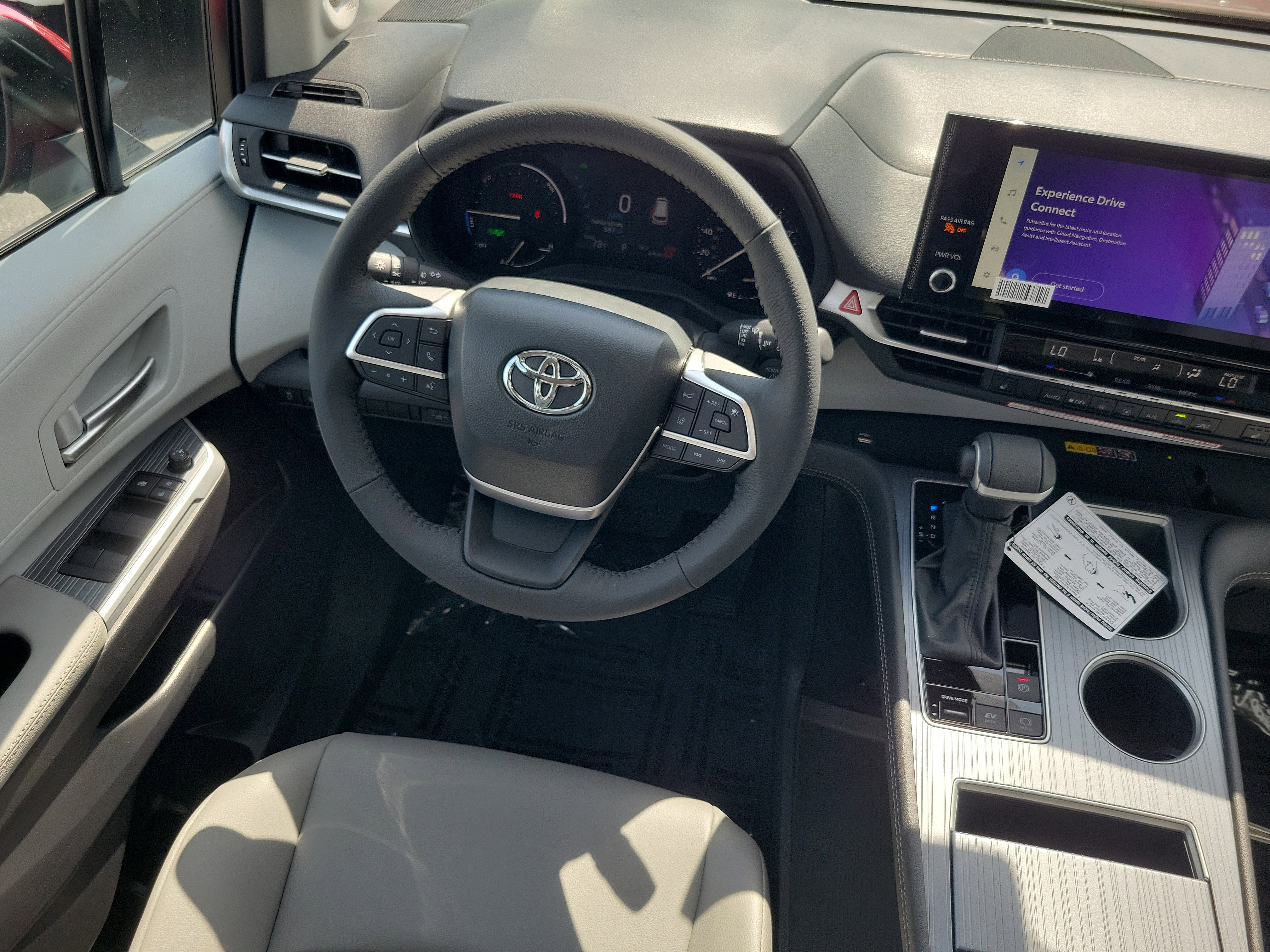 New 2026 Toyota Sienna XLE image 18