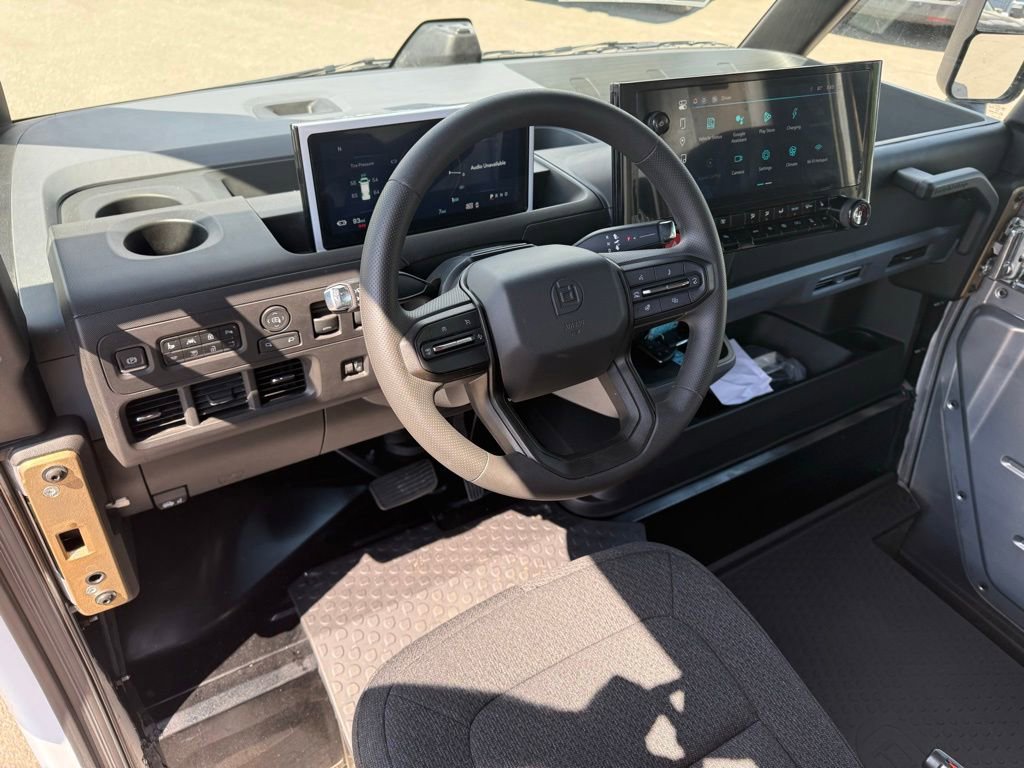 Used 2024 Chevrolet Brightdrop 600 w/ Commercial Equipment Package AWD/4WD image 9