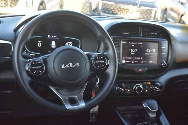 Certified 2023 Kia Soul LX w/ LX Technology Package image 18