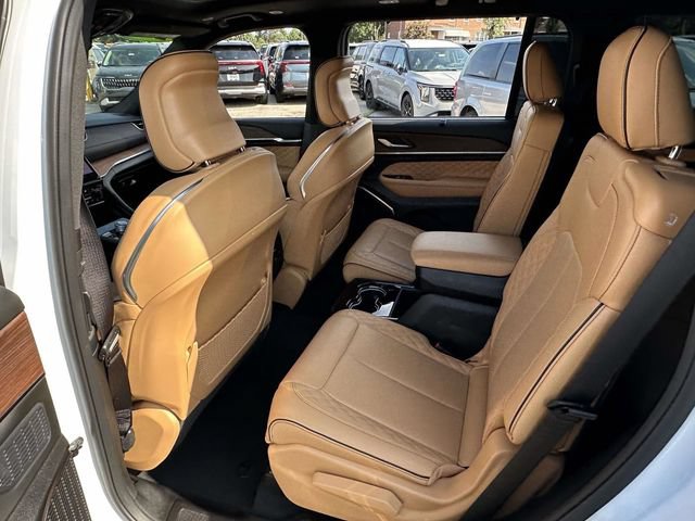 Used 2025 Jeep Grand Cherokee L Summit w/ Advanced Protech Group IV AWD/4WD image 16