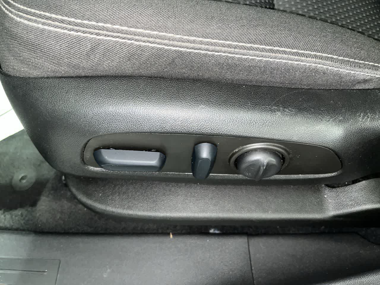 Used 2022 GMC Terrain SLE FWD image 14
