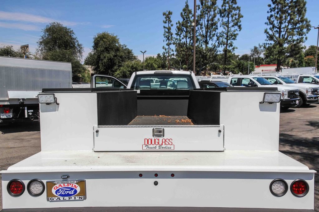 New 2024 Ford F450 XL w/ XL Chrome Package RWD image 27