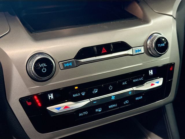 Used 2021 Ford Explorer XLT image 16