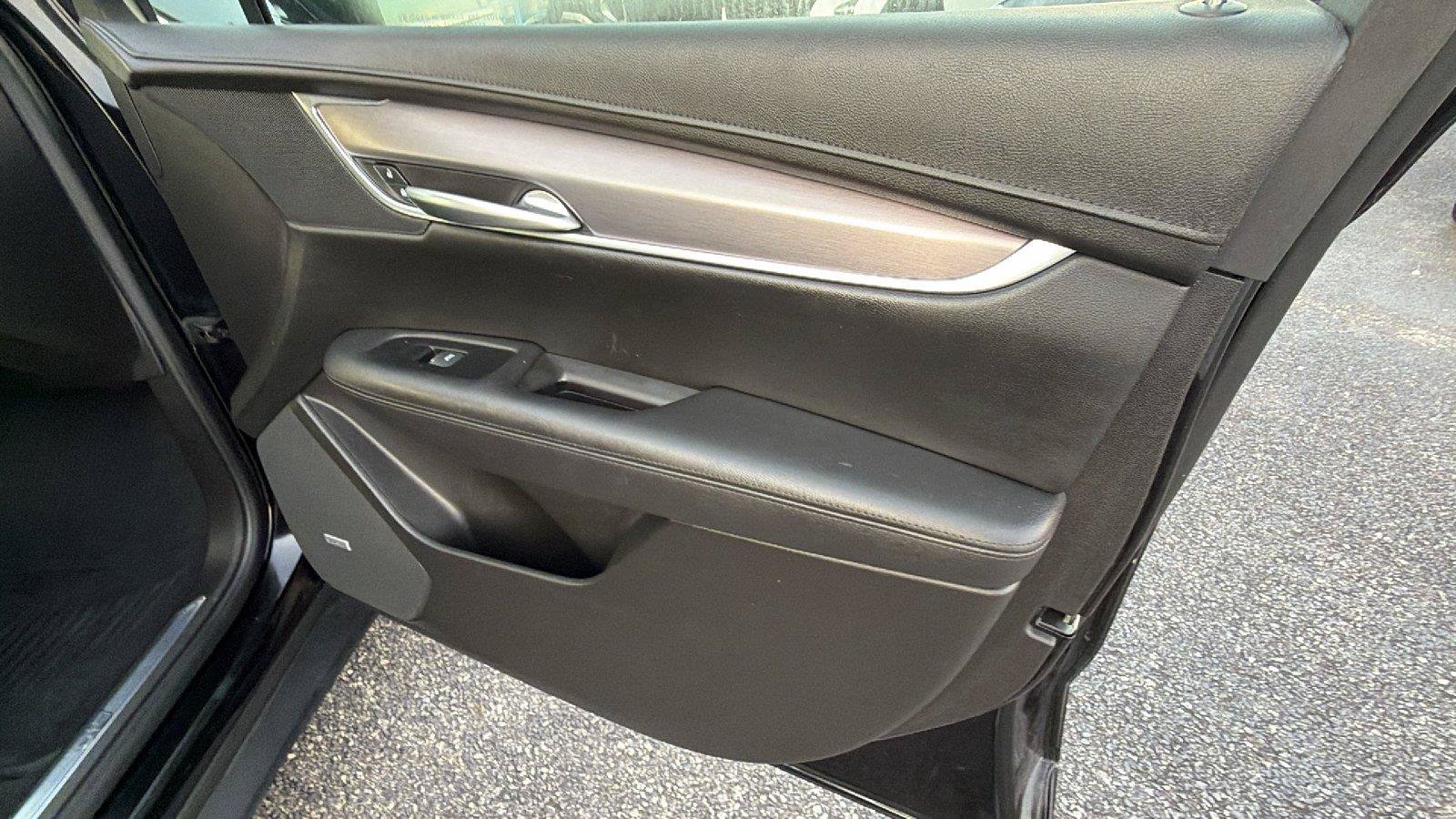 Used 2019 Cadillac XT5 Luxury FWD image 19