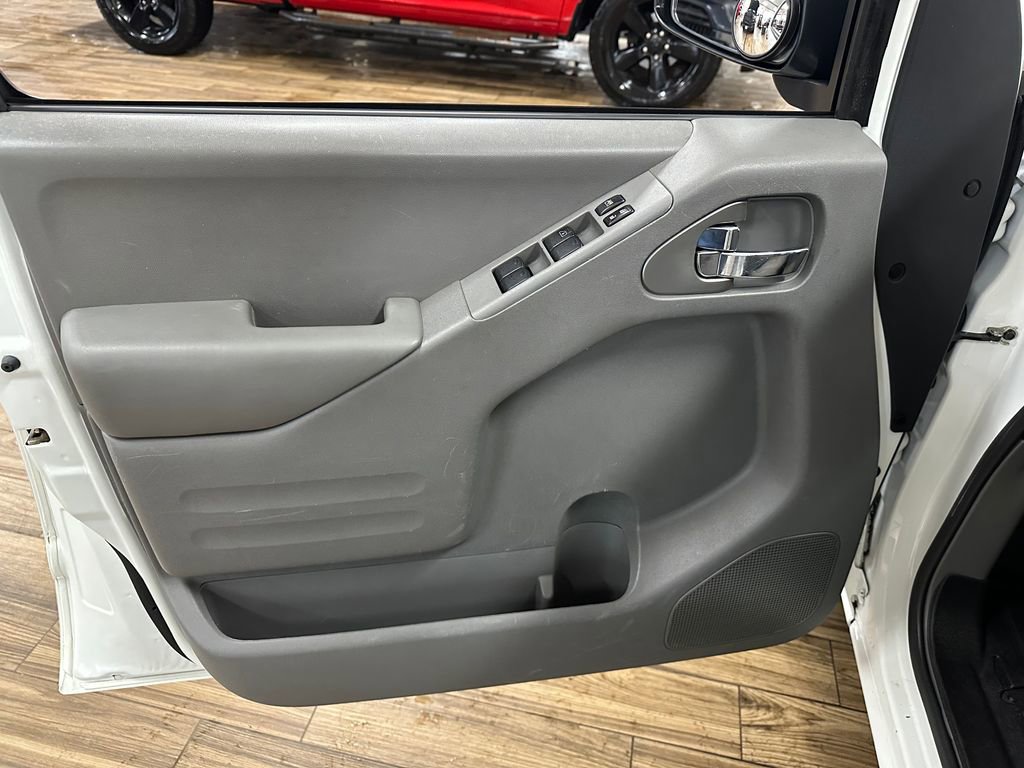 Used 2017 Nissan Frontier SV w/ SV Value Truck Package image 10