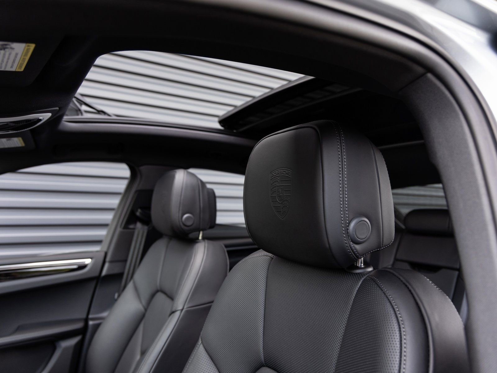 Certified 2026 Porsche Macan image 24